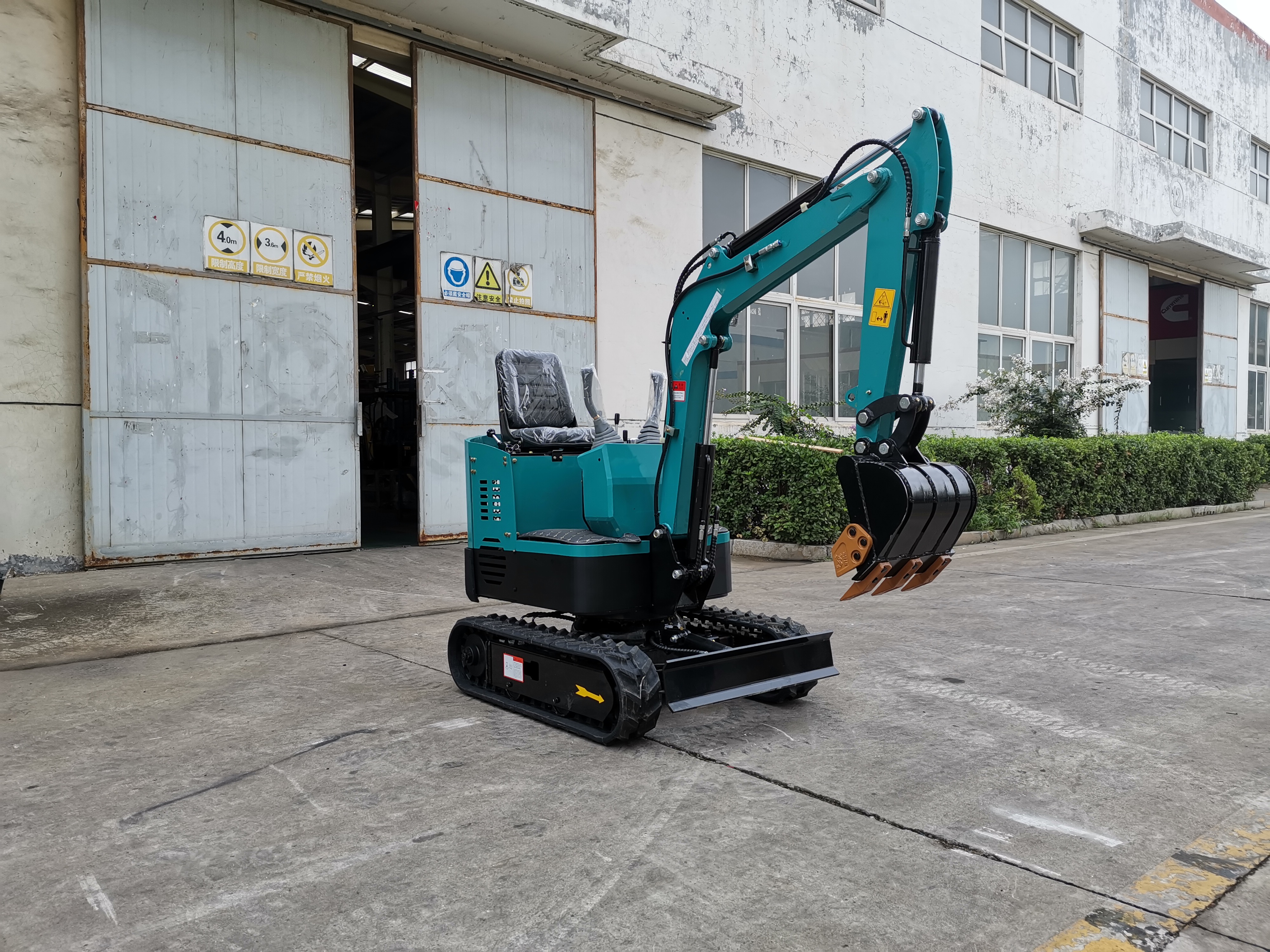 LG10 1.0ton mini crawler excavator small digger machine landscaping use 