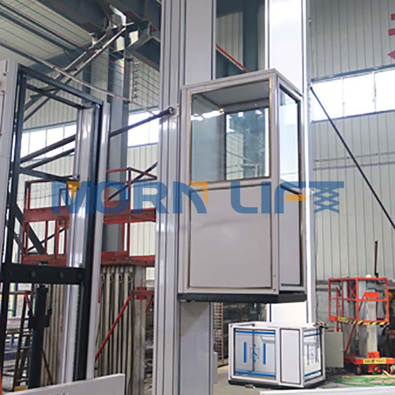 Hydraulic man lift for one person and wheelchair